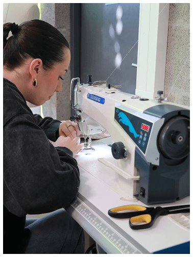 Couture sur machine industrielle